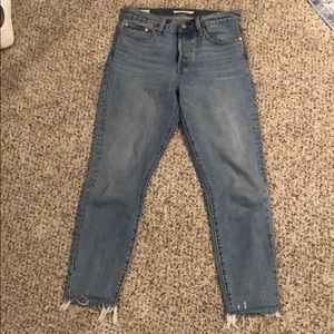 Levi’s Wedgie Fit Raw Hem
